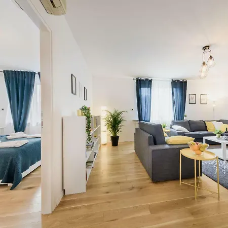Superior Central Stay Zagabria Esterno foto